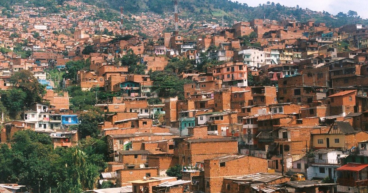 foto real barrio pablo escobar comunidad vecinos